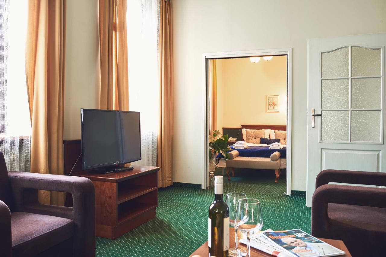 Nobilton Hotel Krakau Buitenkant foto